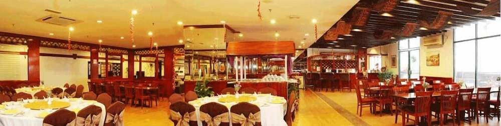 Palette - Kota Tinggi Mayres Hotel 44/54