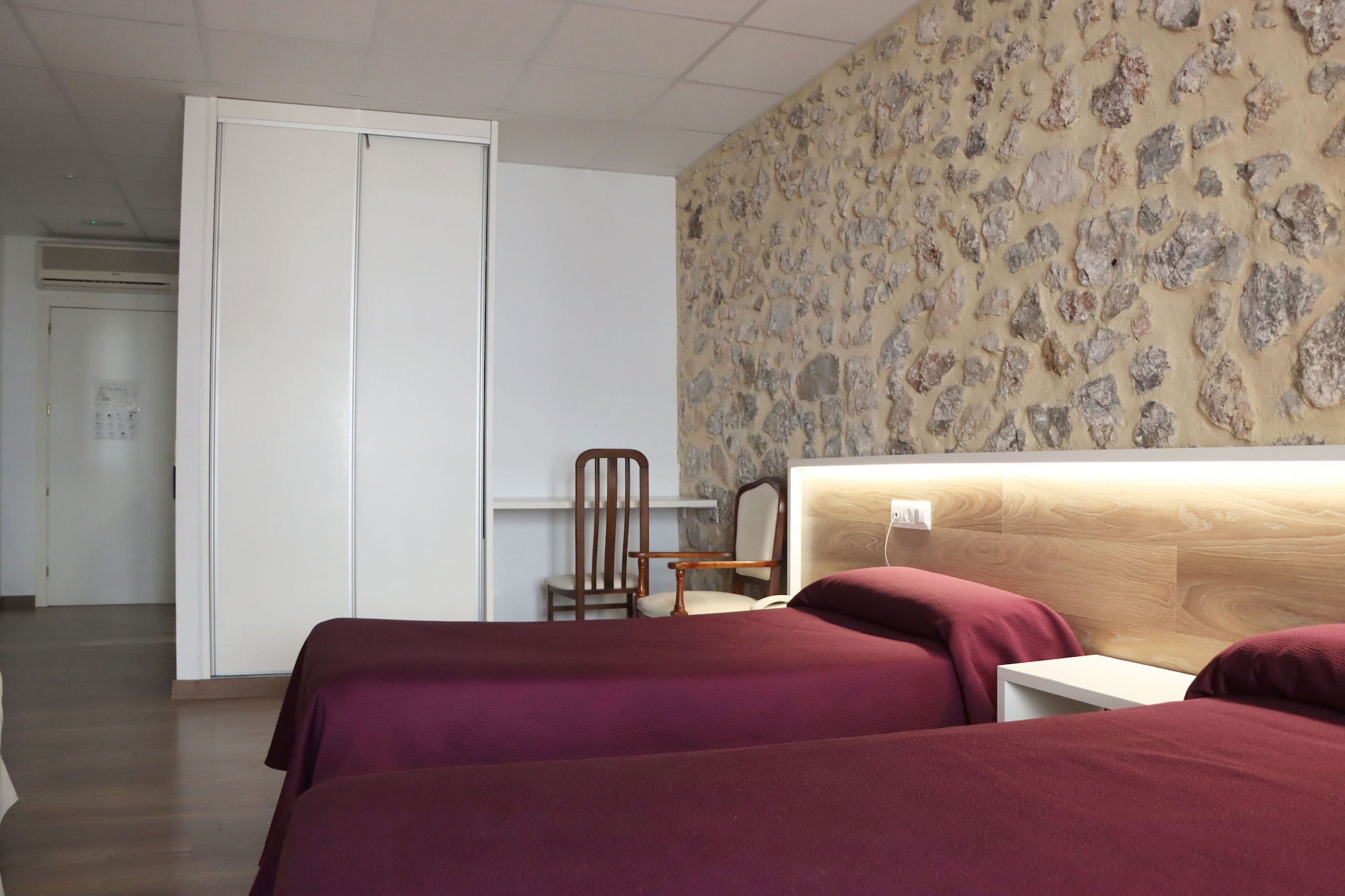 Family, Murphy Bed, Queen Bed, with Extra Bed