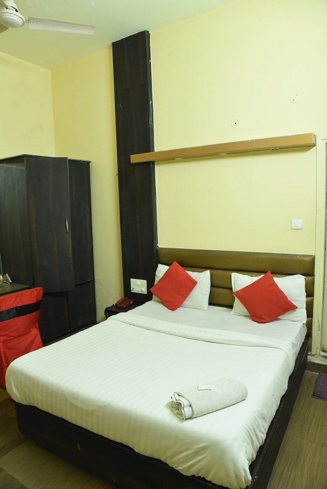 Hotel C 9 17/50