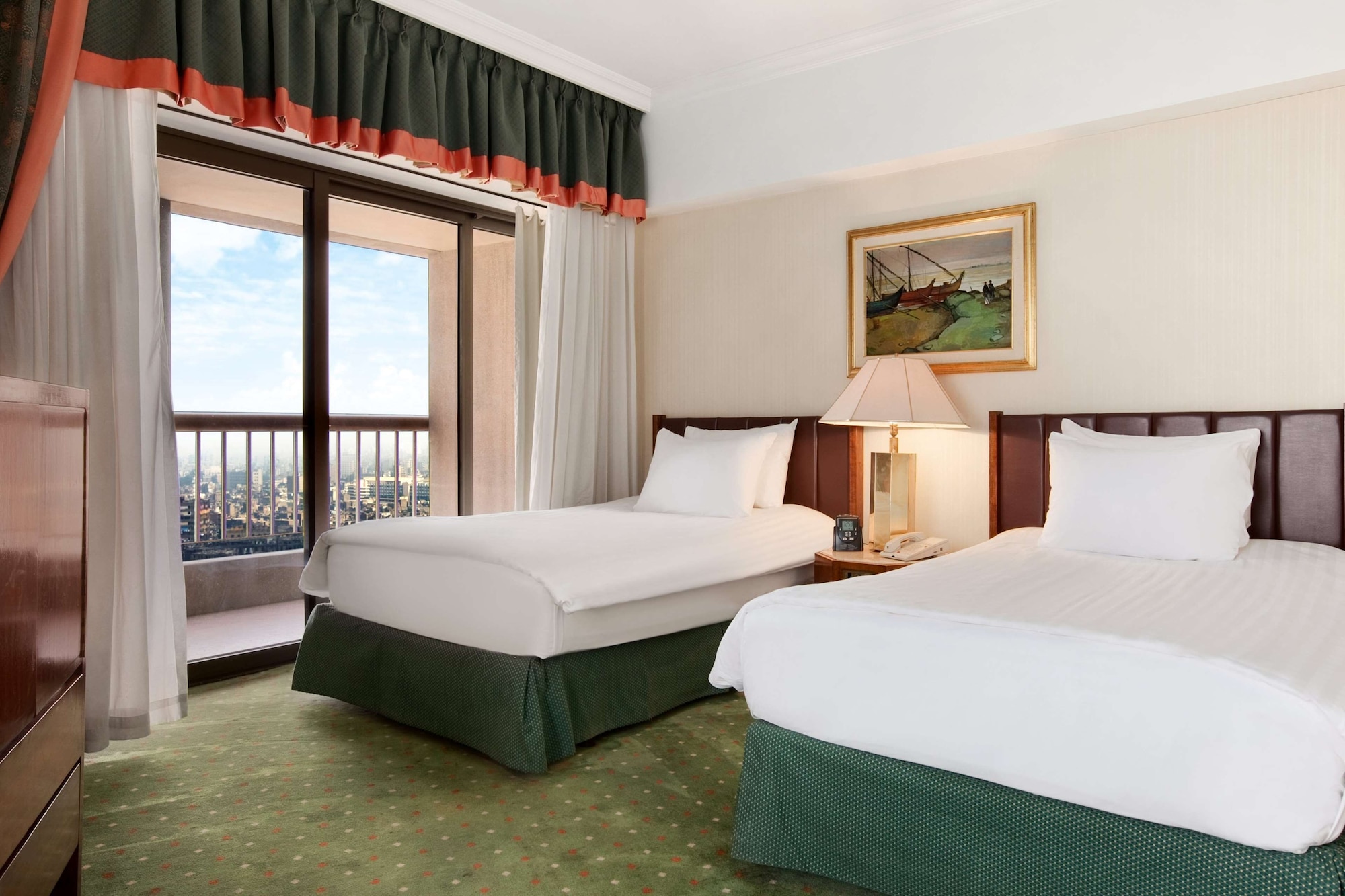 ROOM, TWIN BEDS, CITY VIEW, CORNER