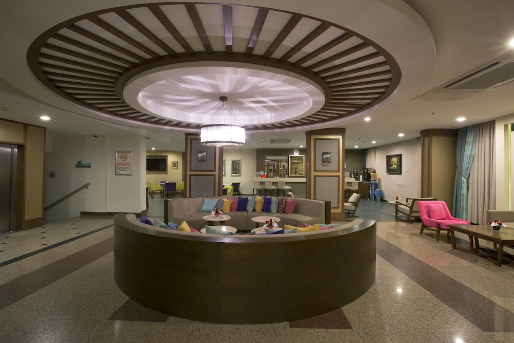 Insula Resort & Spa 29/35