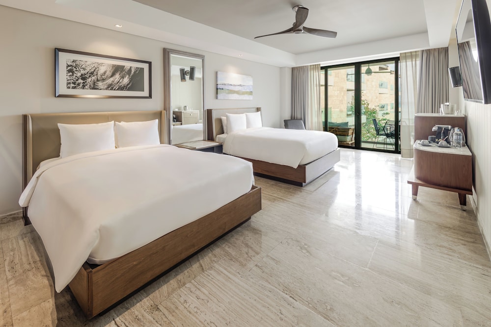 Beach House, 2 Queen Beds, Partial Ocean View