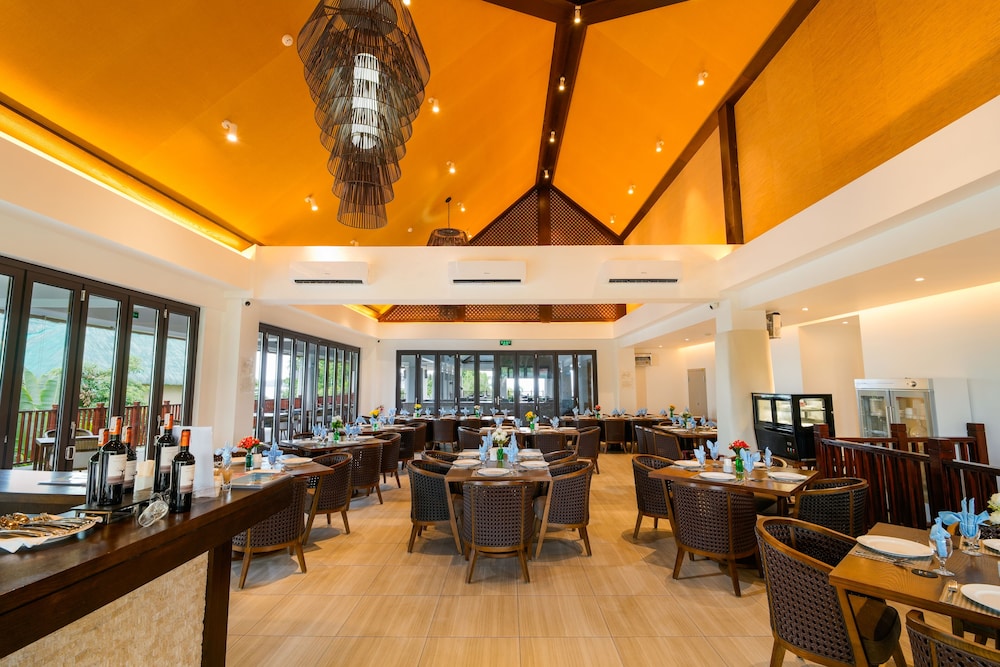 H Resort Bohol – The Coral Cliff by SMS Hospitality 48/65