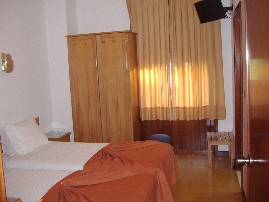 STANDARD, TWIN BEDS