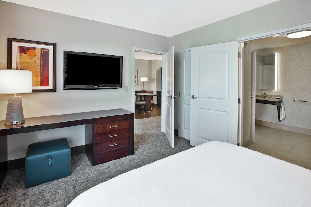 Embassy Suites Columbus - Airport 16/70