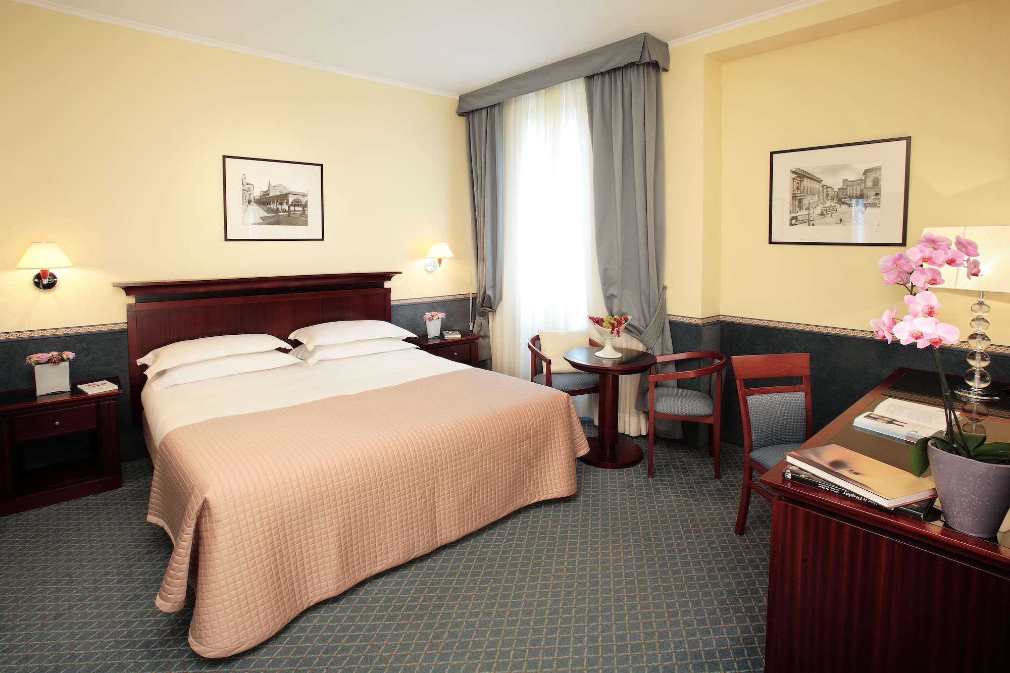 SUPERIOR, DOUBLE OR TWIN BED