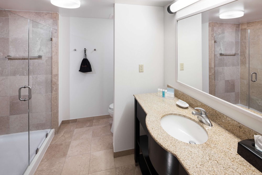 Hampton Inn And Suites Jackson 15/50