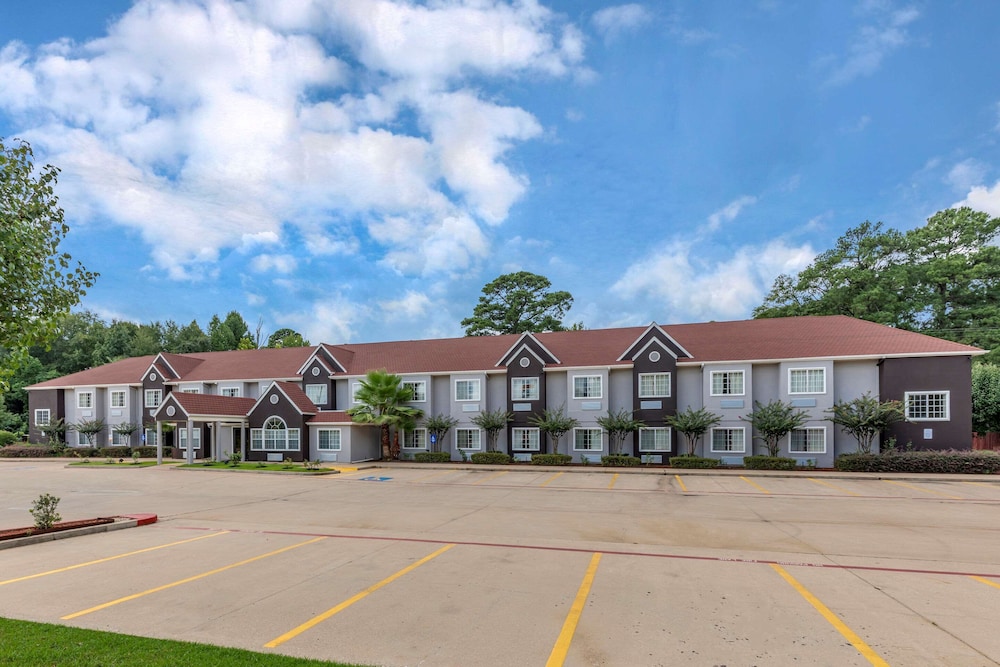 Quality Inn & Suites Longview I-20 7/35