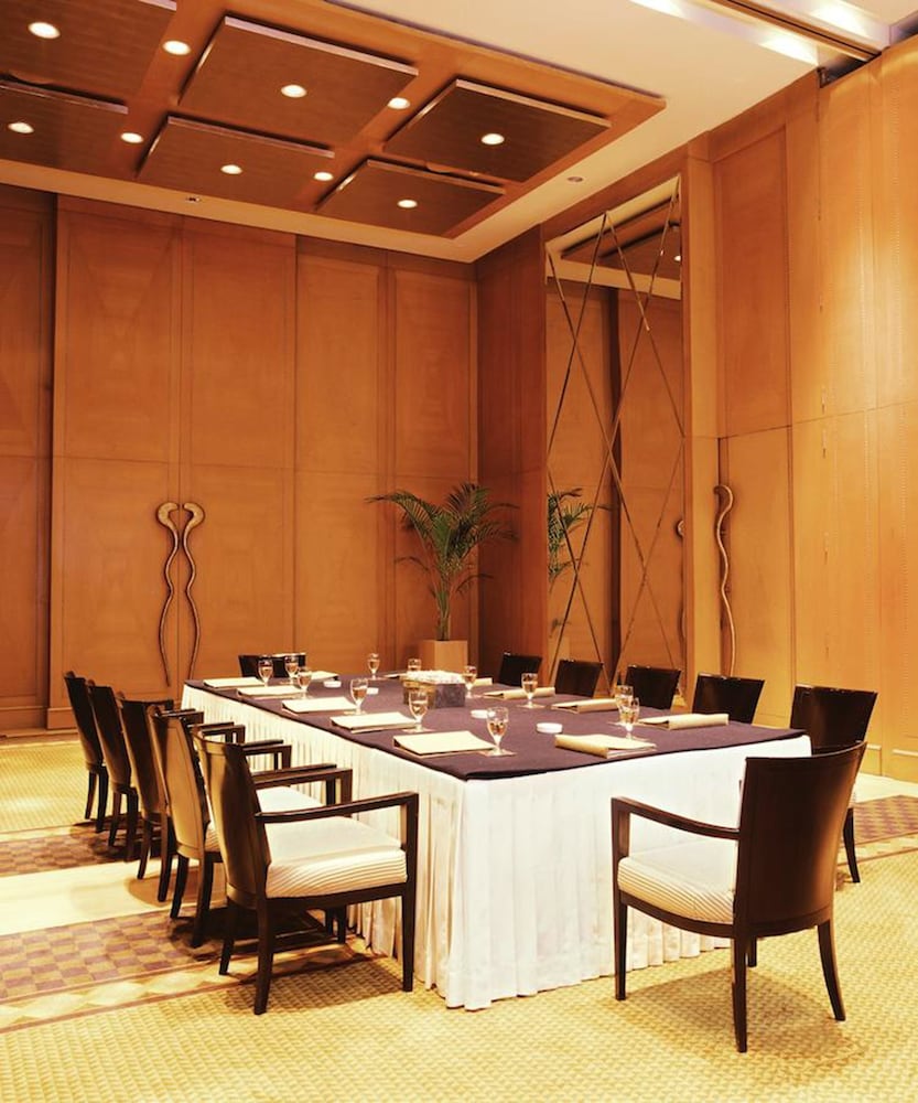 Trident Hotel Gurgaon 52/64