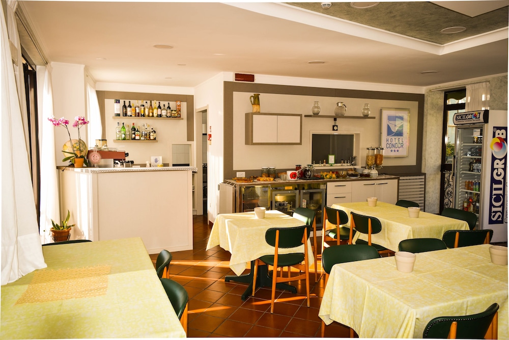 Hotel Condor 54/71