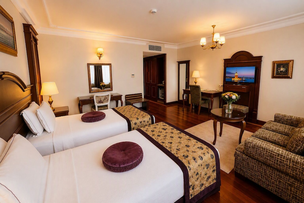 Deluxe, Double or Twin Bed
