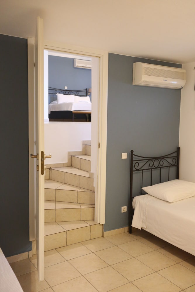 Sunrise Beach Suites 13/50