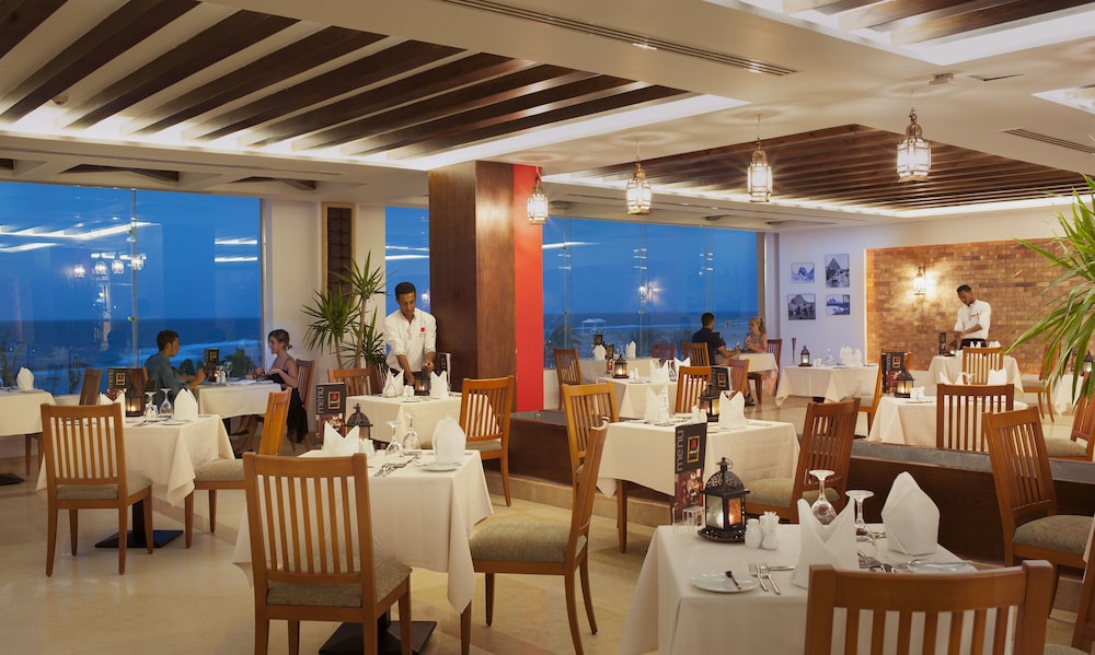 restaurant cafeteria