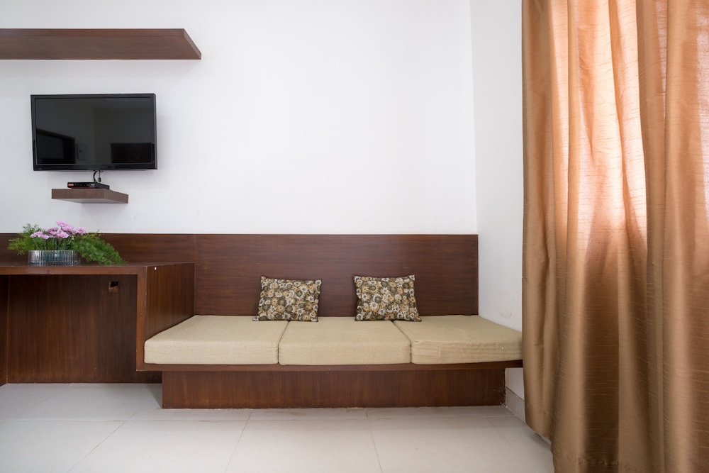 THE SANCTUM SUITES 34/43
