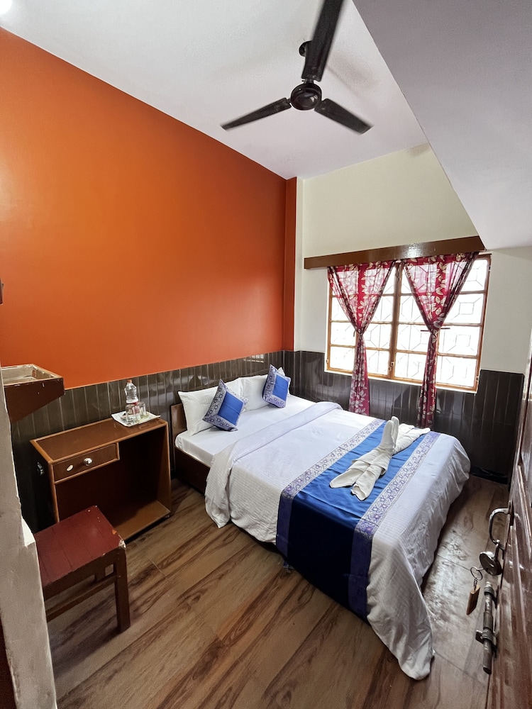 Family Guest House 8/16