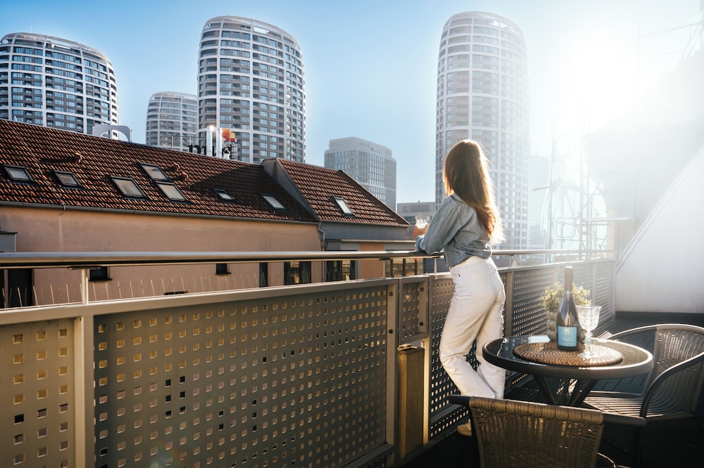 Ambiente Serviced Apartments - Centre 4/50