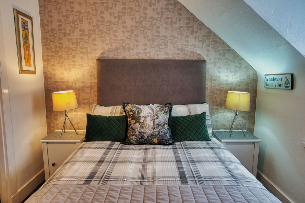 Pitfaranne Guest House 6/50
