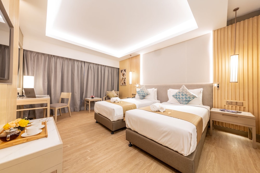 CLUB, TWIN BEDS