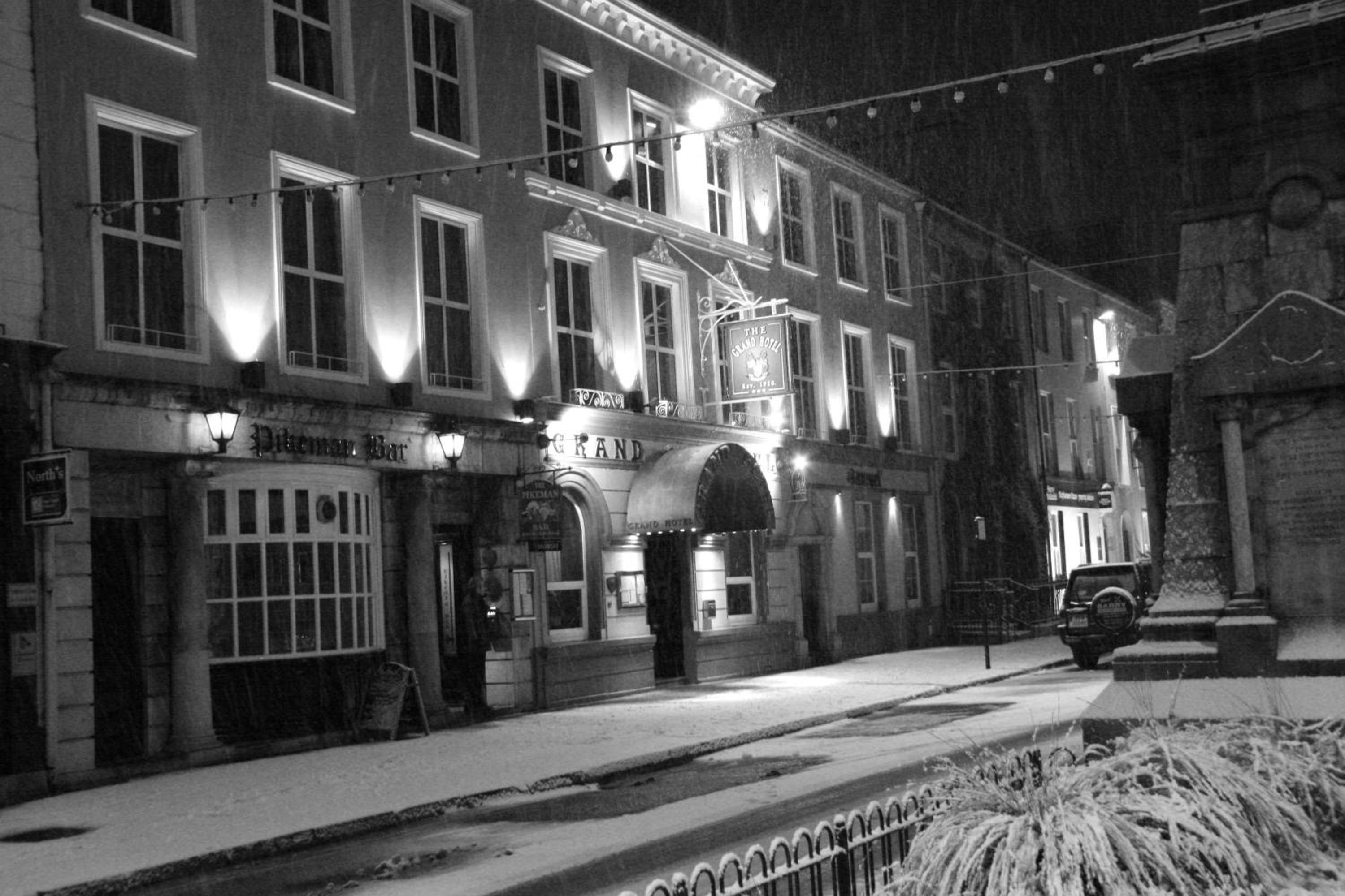 Grand Hotel Tralee 47/52