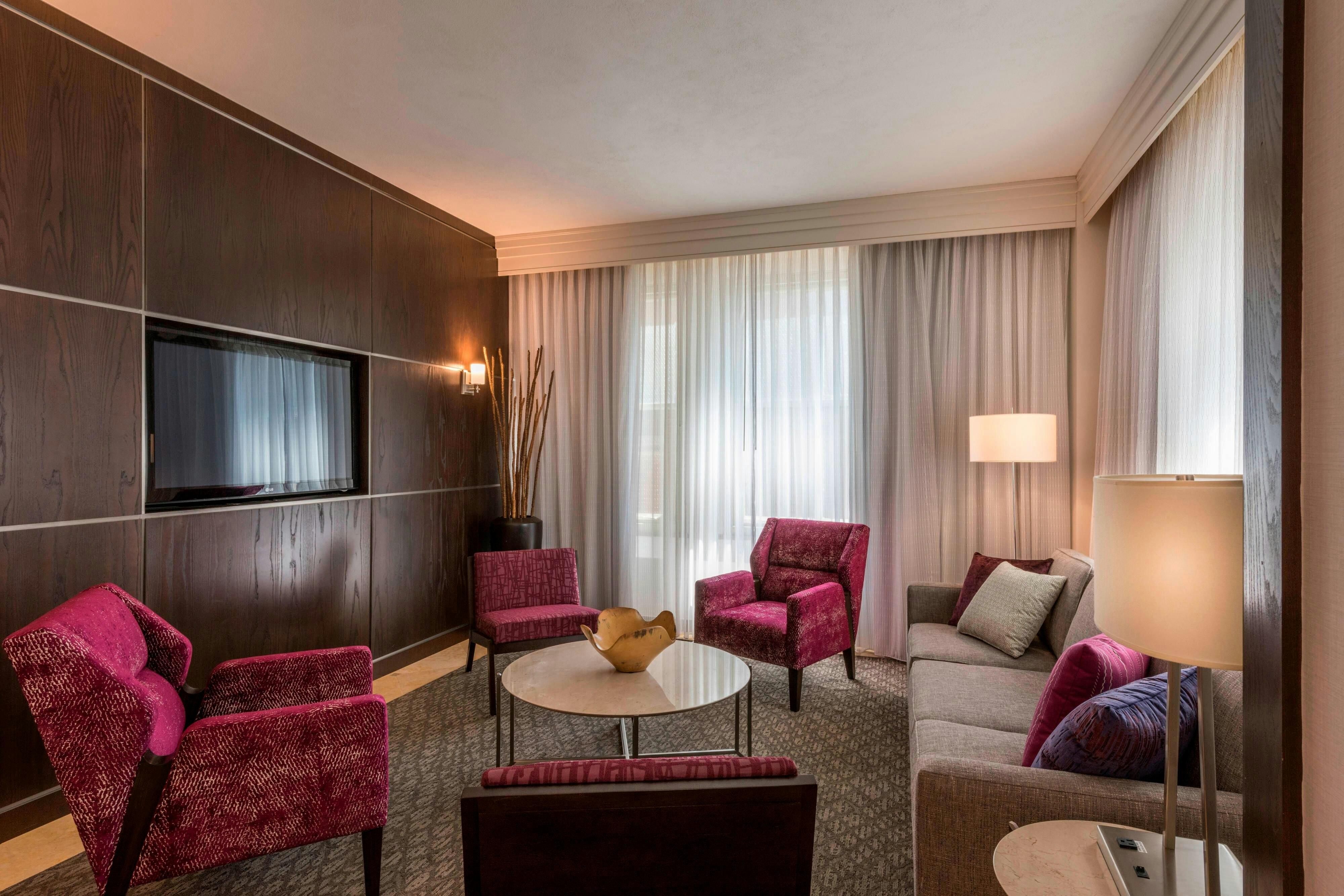 Courtyard By Marriott Tulsa Downtown 12/23