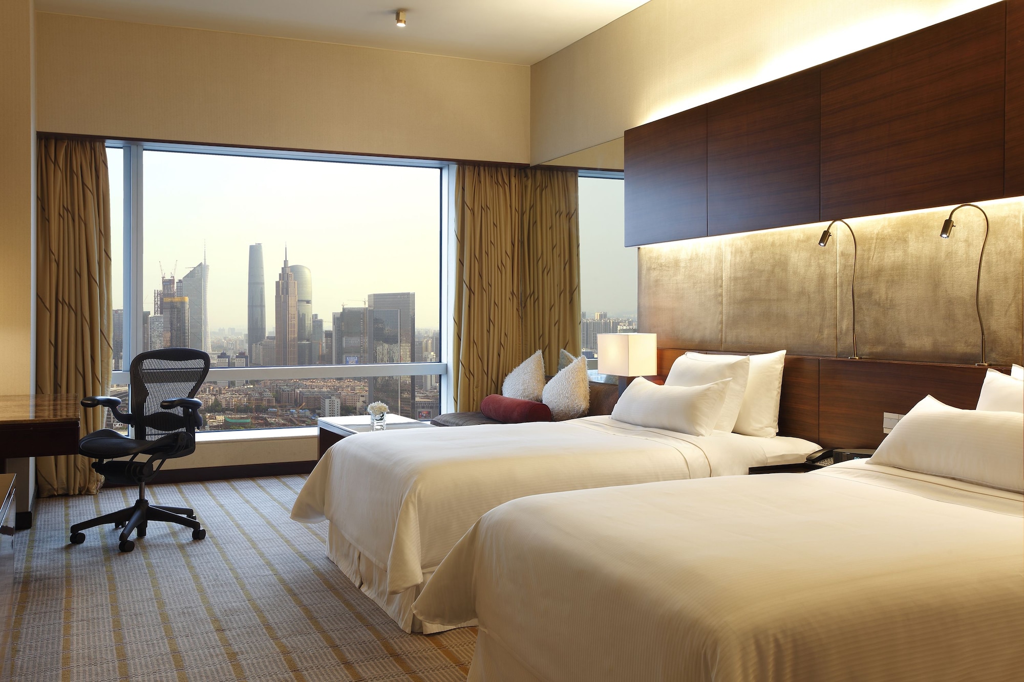 غرفة بسريرين منفصلين بإطلالة على المدينة، The Westin Guangzhou 4/10