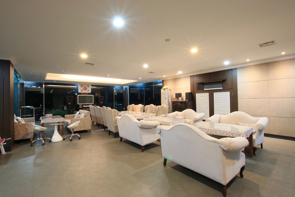 Valentine Hotel 19/47