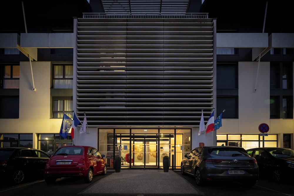 Nemea Stadium Bordeaux Merignac 33/38