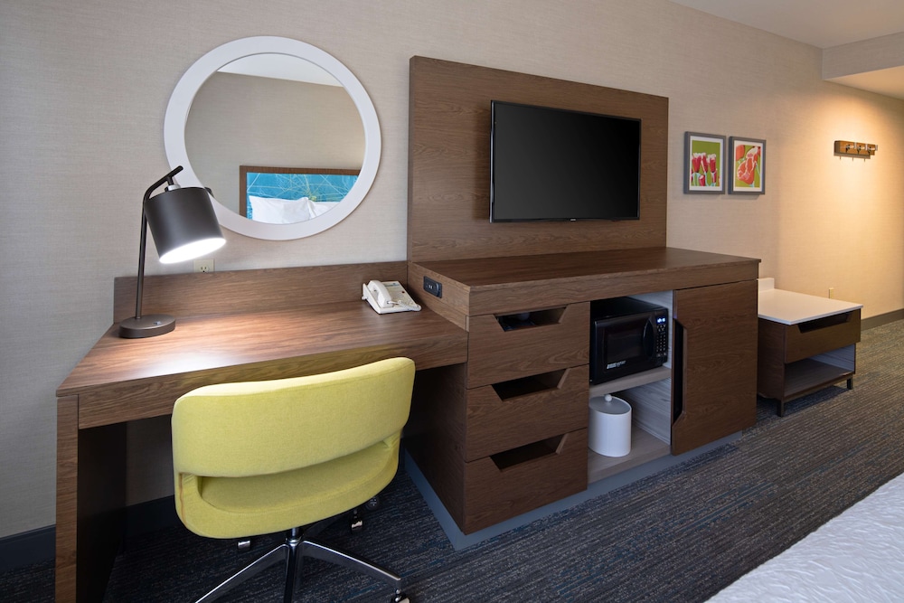 Hampton Inn Visalia 26/47