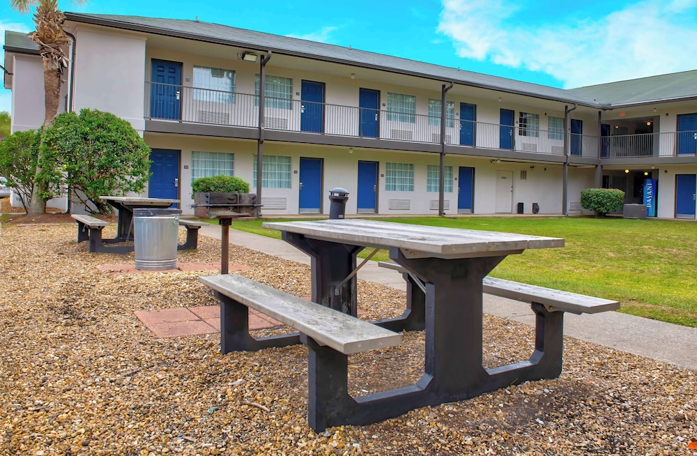 Studio 6 Extended Stay - Pascagoula, MS 36/42