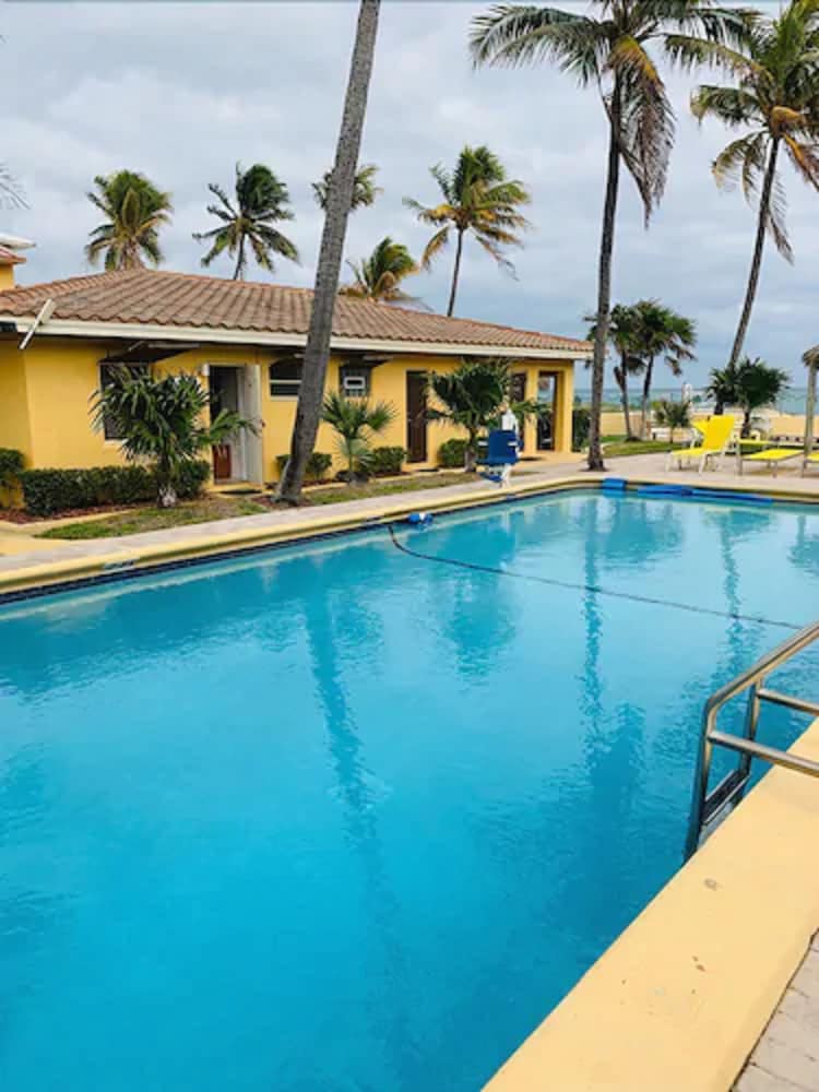 Ebb Tide Resort Oceanfront 3/69