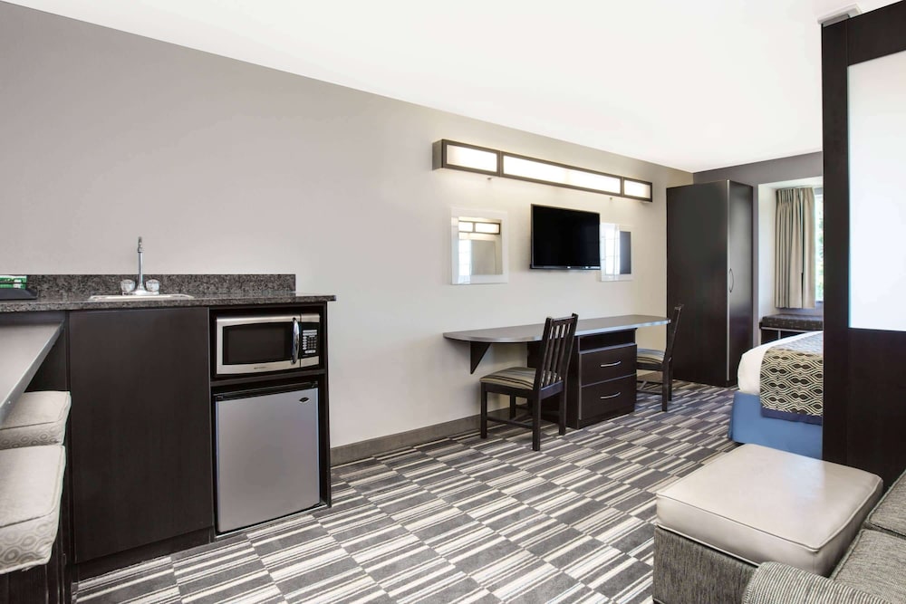 Microtel Inn & Suites Tuscaloosa Near University 24/30