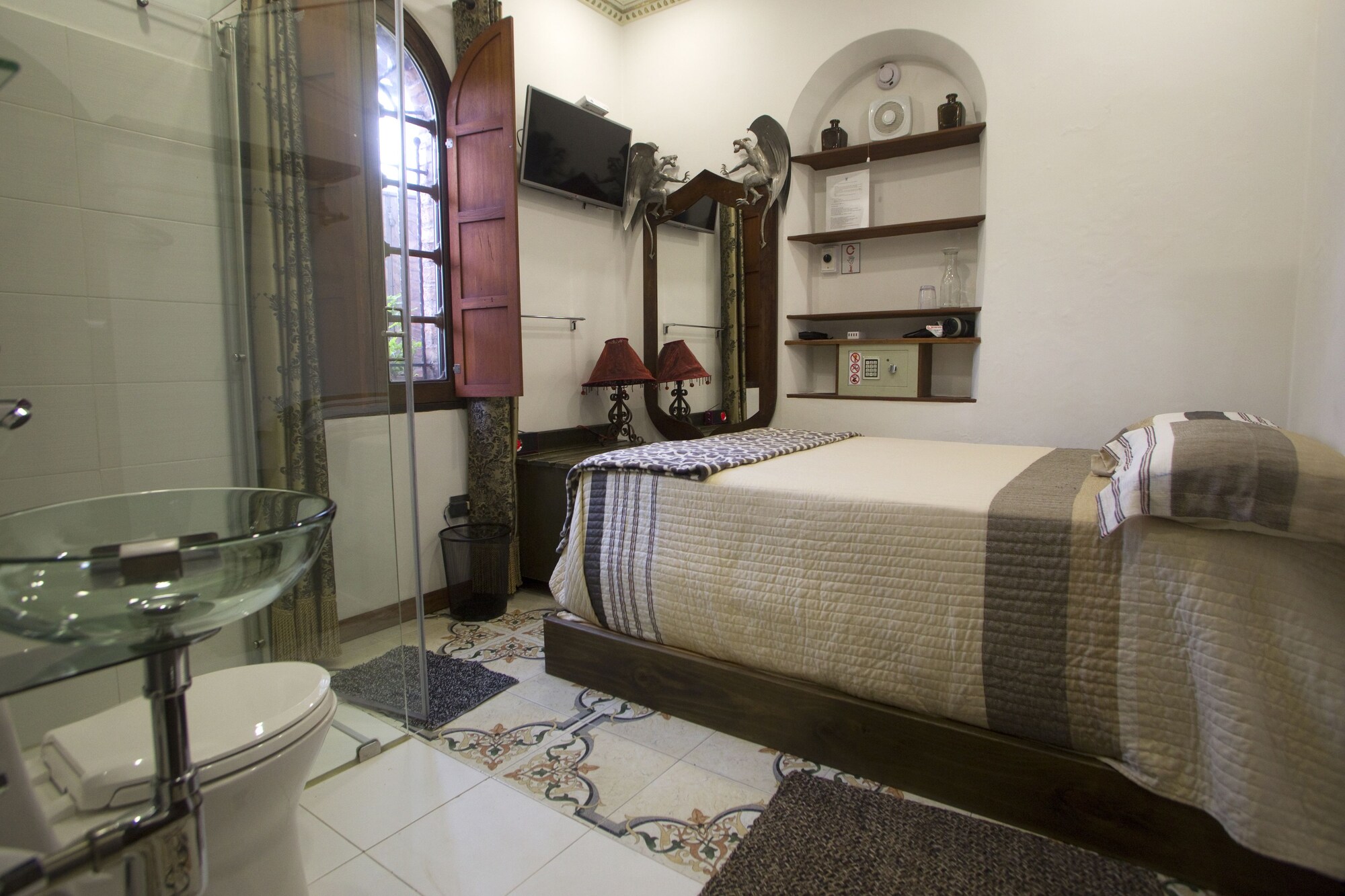 ROOM, SINGLE BED, COURTYARD VIEW