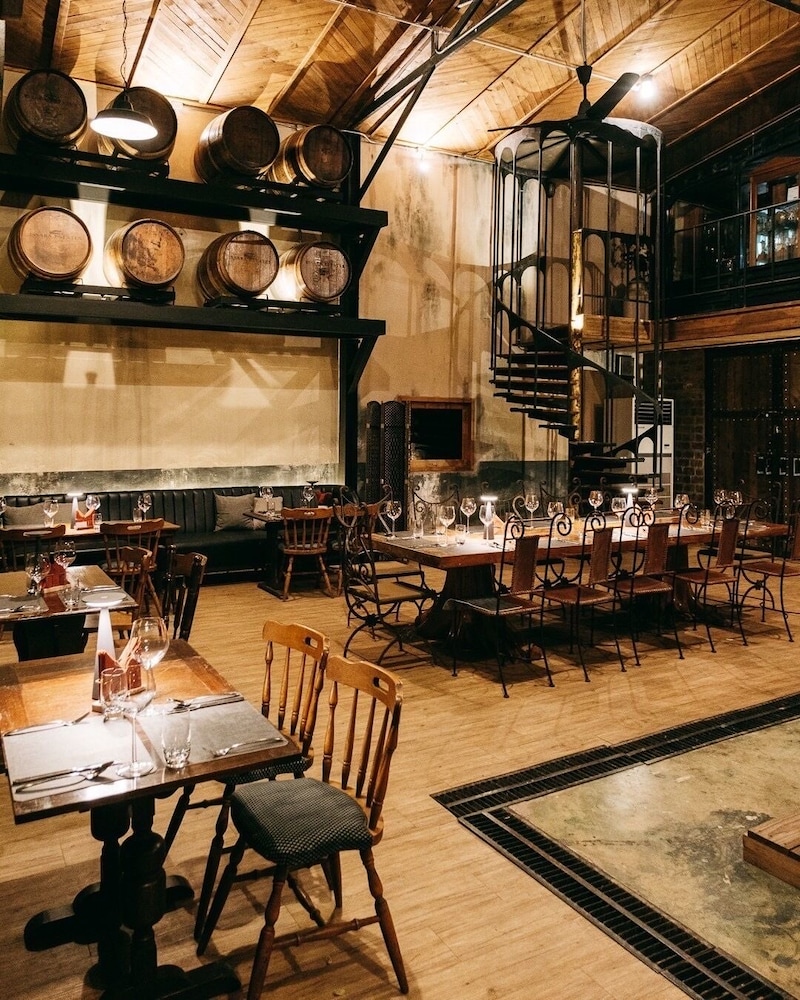 Issara Boutique Winery Hotel 61/78