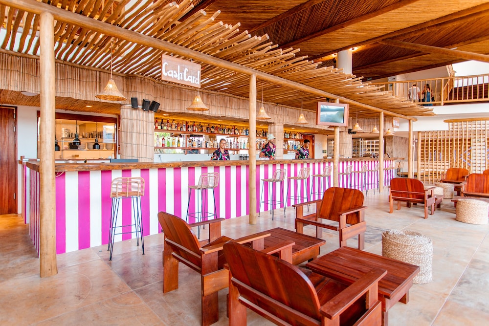 Cafe Jeri Hotel 35/50