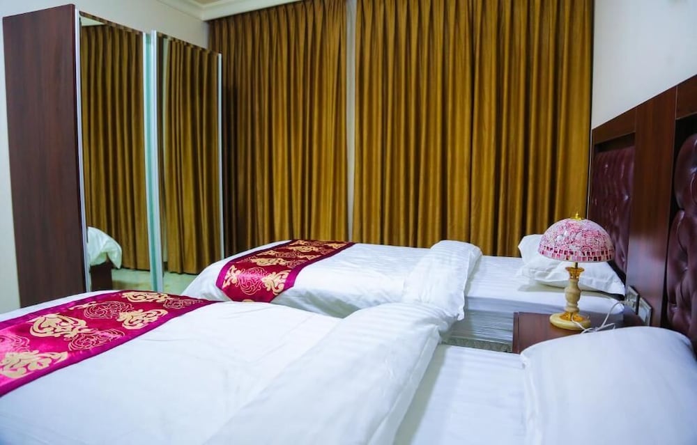 Qaser AlSultan Hotel Suites 24/42