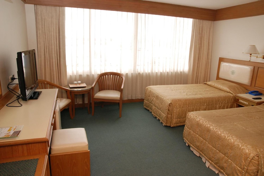 Dhevaraj Hotel 15/62