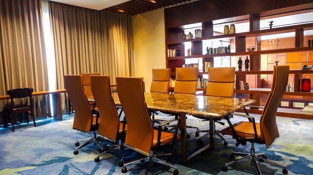 Veranda Serviced Residence @ Puri 64/74