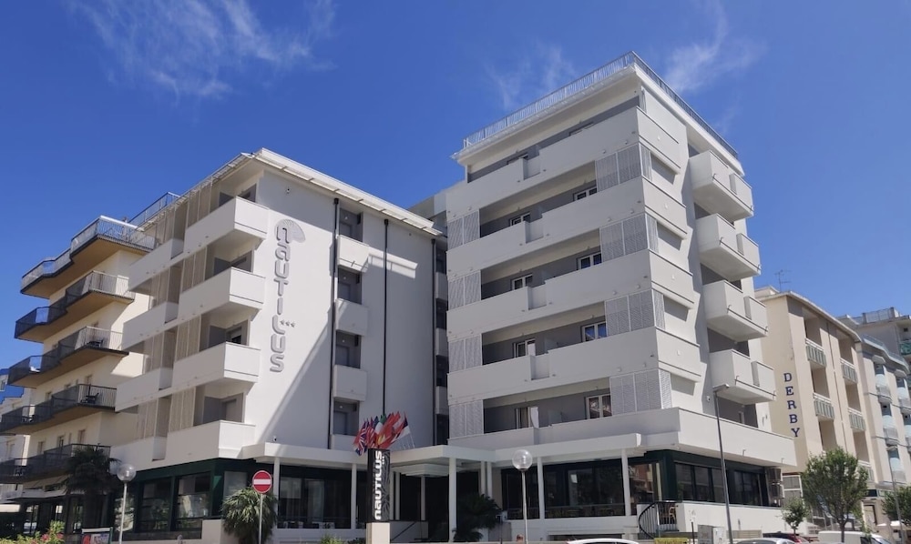 Nautilus Hotel photo2