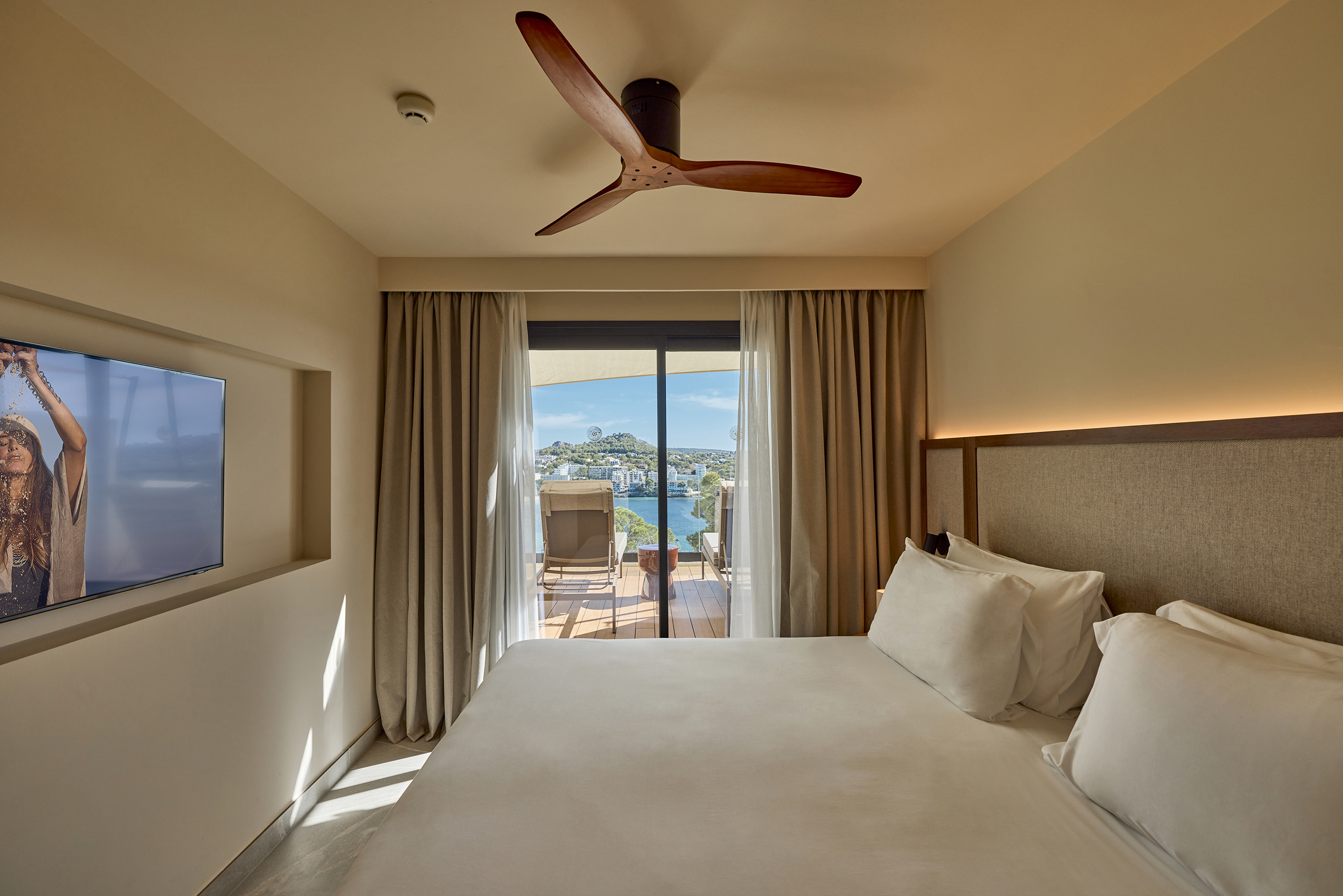 Joy, Junior Suite