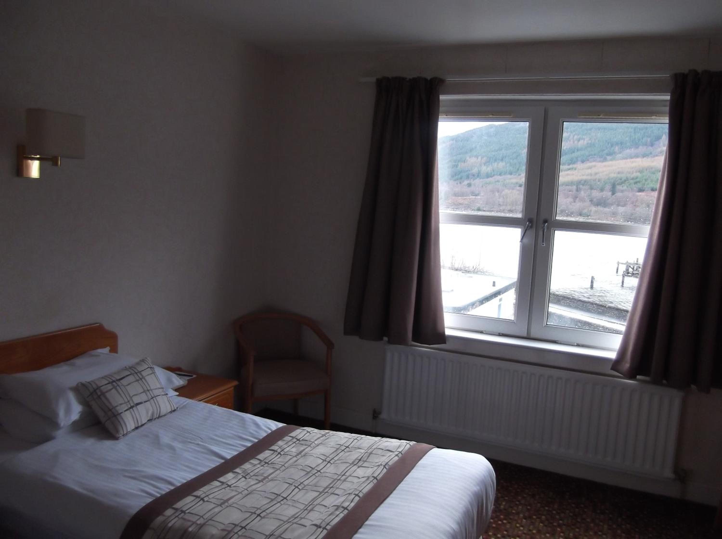 Room, Twin Beds, Loch View