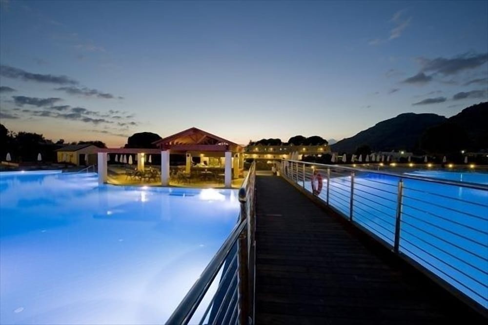 Island Blue Hotel 41/45
