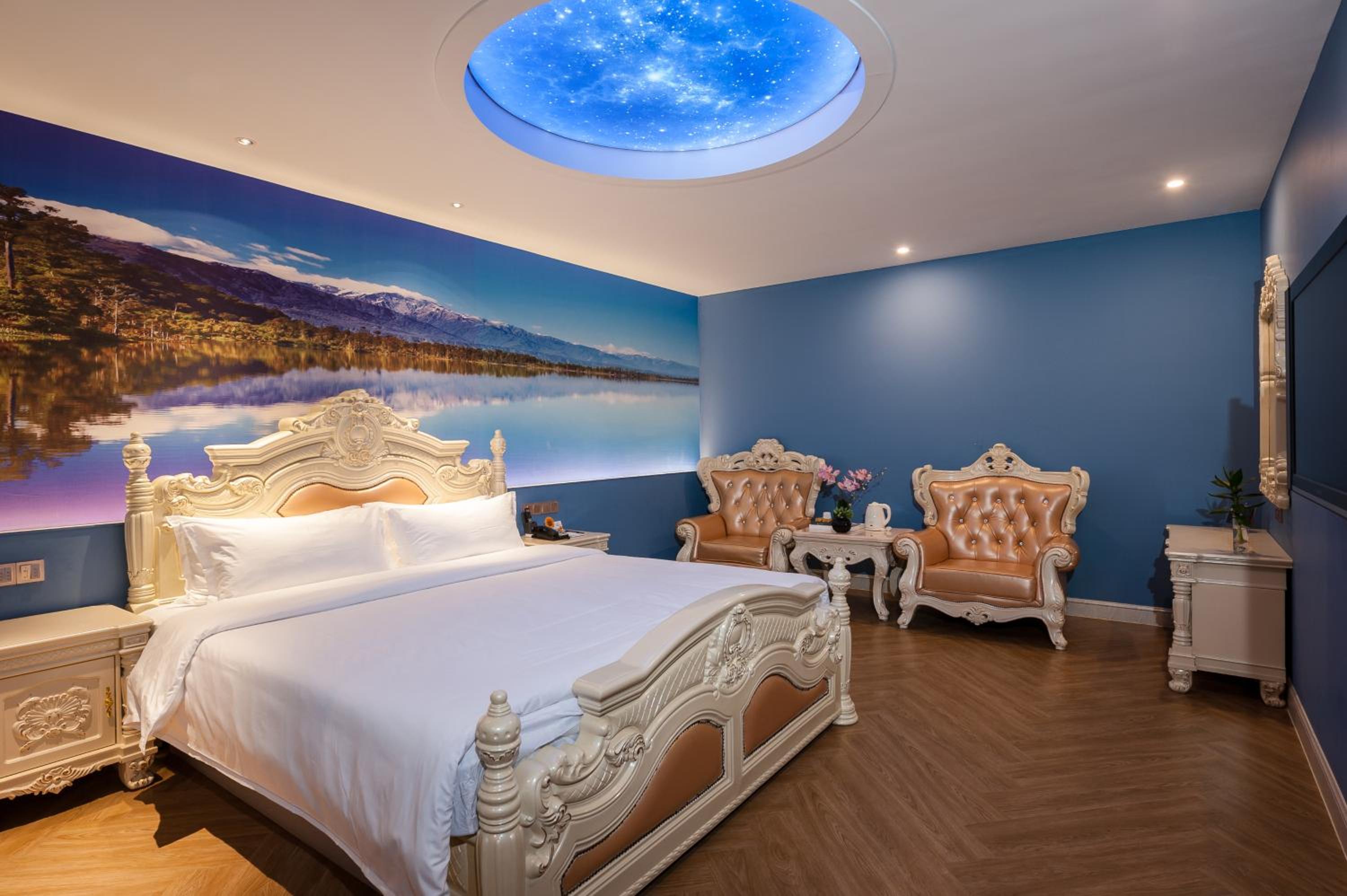 Superior, Queen Bed, No Window، Nan Yang Royal Hotel 2/6