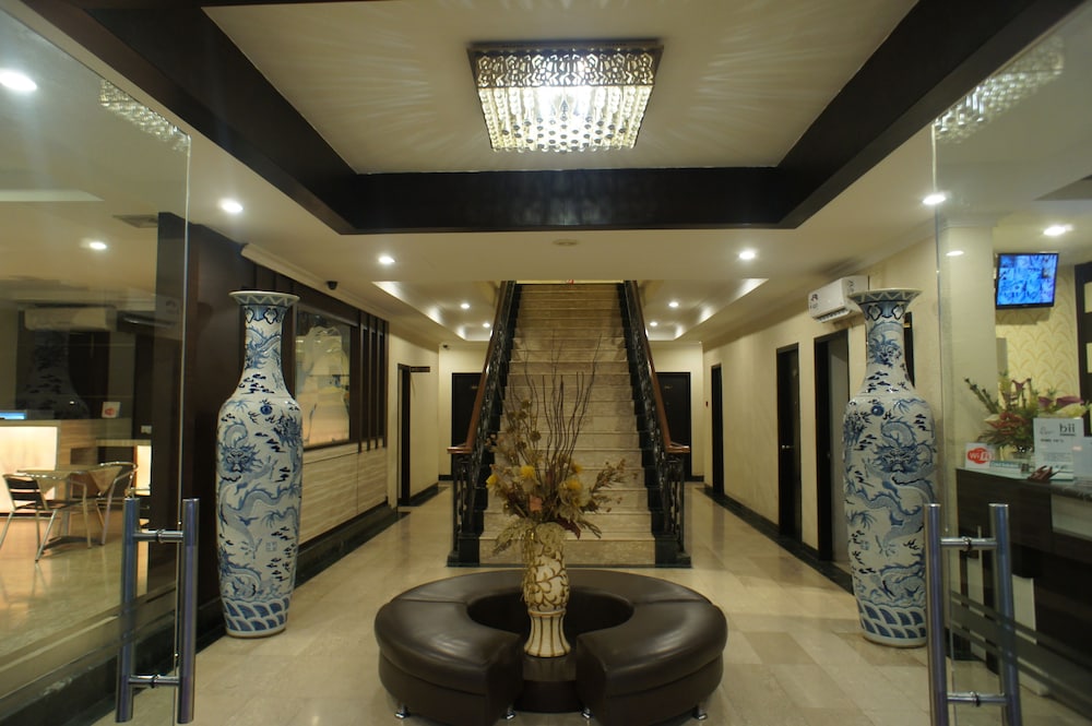 SKY VIEW HOTEL 14/44