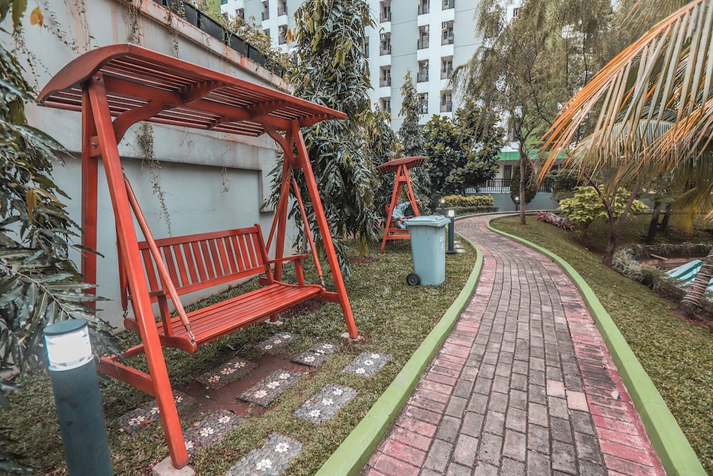 OYO 498 Green Lake View Ciputat 60/65