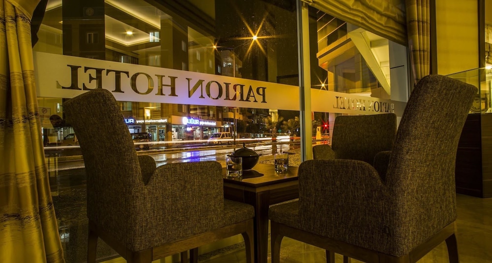 Parion Hotel 56/67