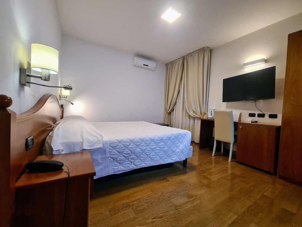 Hotel La Villetta 17/65