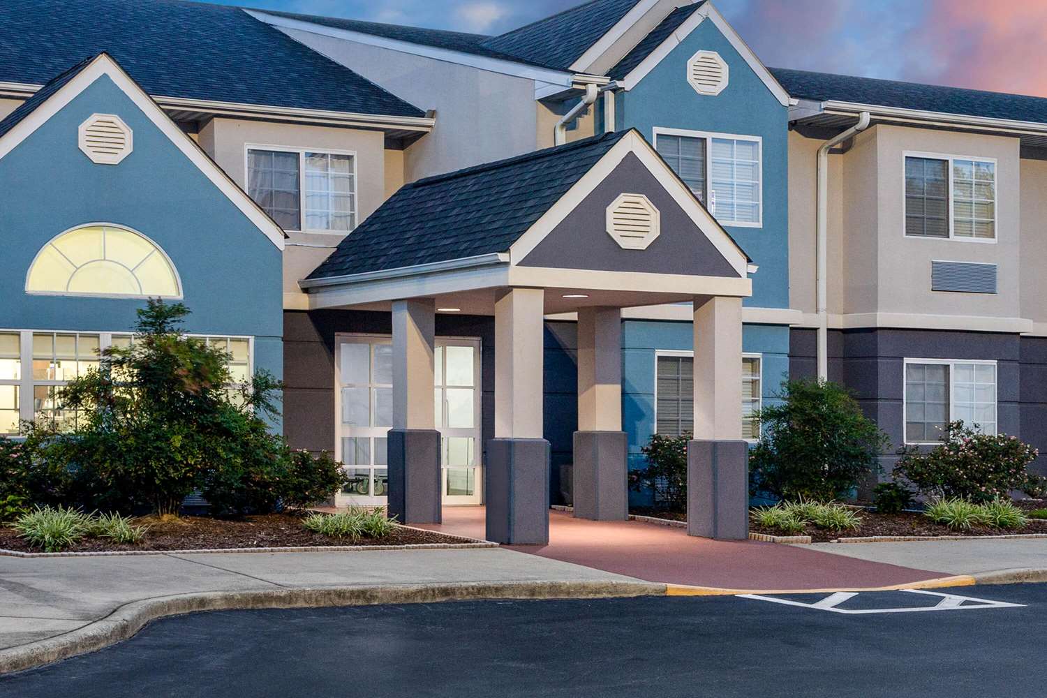 Microtel Inn And Suites Burlington 1/11