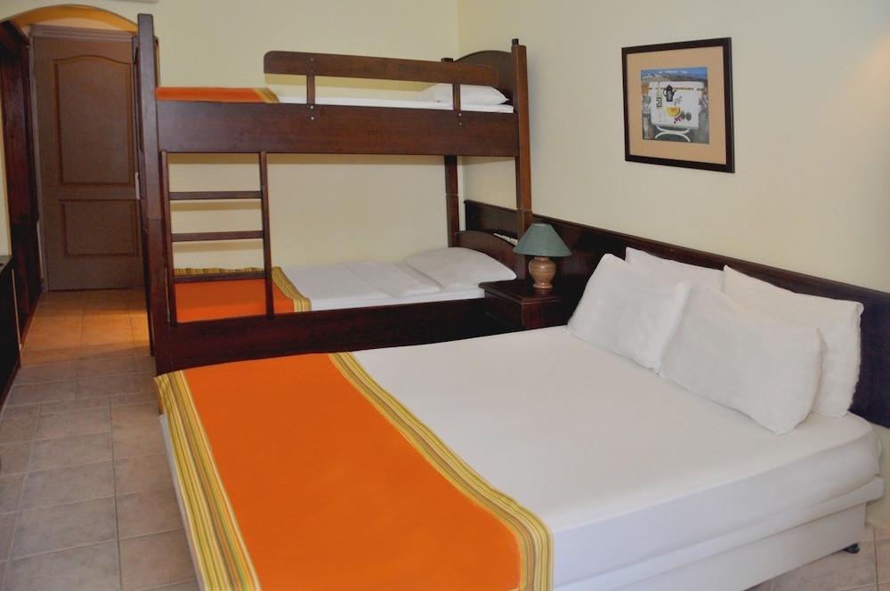 Tiana Beach Resort 40/94