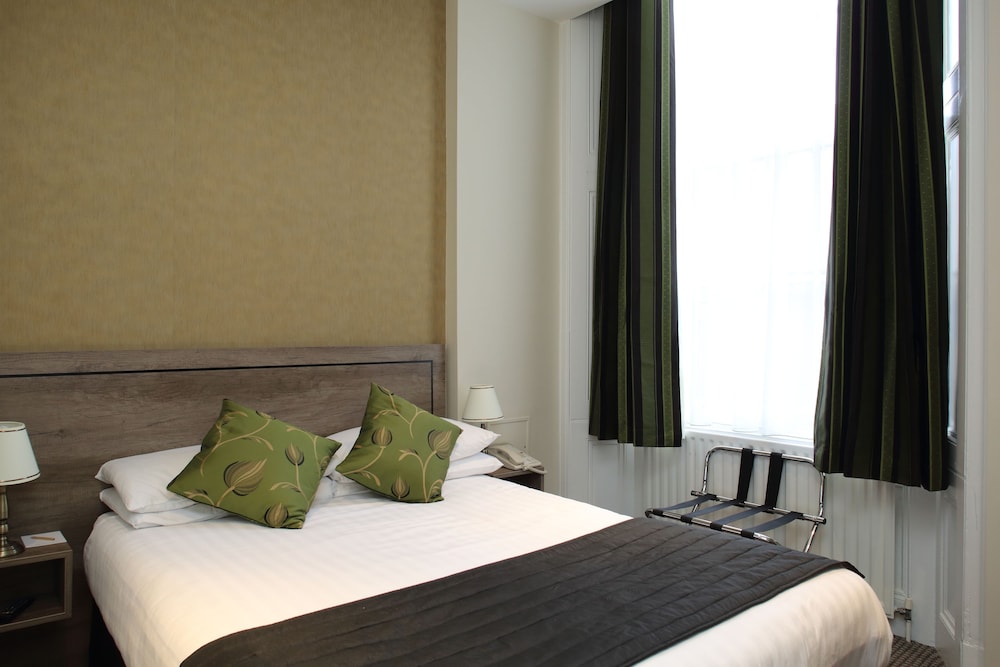 Kensington Gardens Hotel 23/38