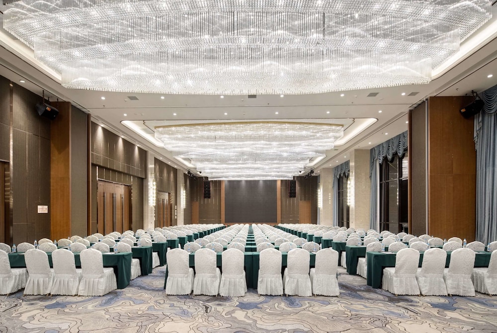 Ramada Plaza By Wyndham Enshi 22/28